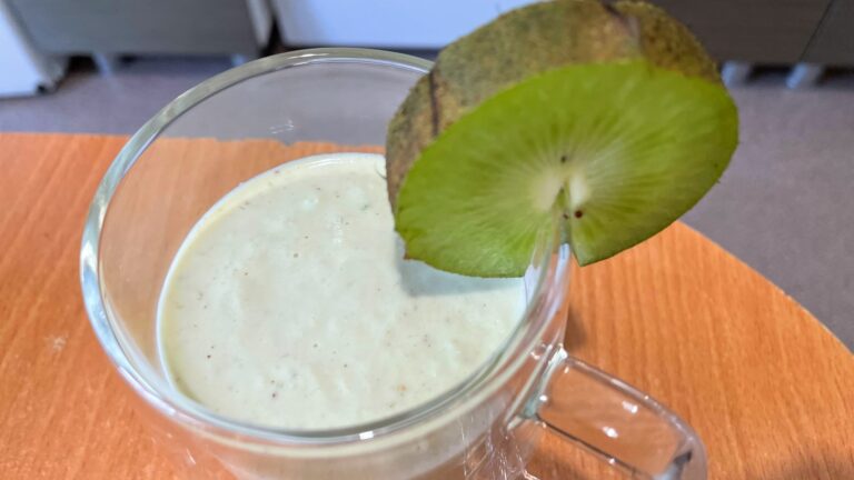 Recipe-Vegan-Smoothie-Kiwi+Protein-by-Serge-M-2025-08-07-ru